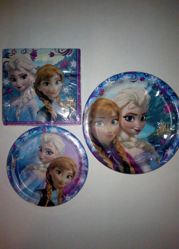 1 X Disney Frozen Anna and Elsa Disposable Plates in Two Sizes and 2 Ply Luncheon Napkins by Harvest Leaves